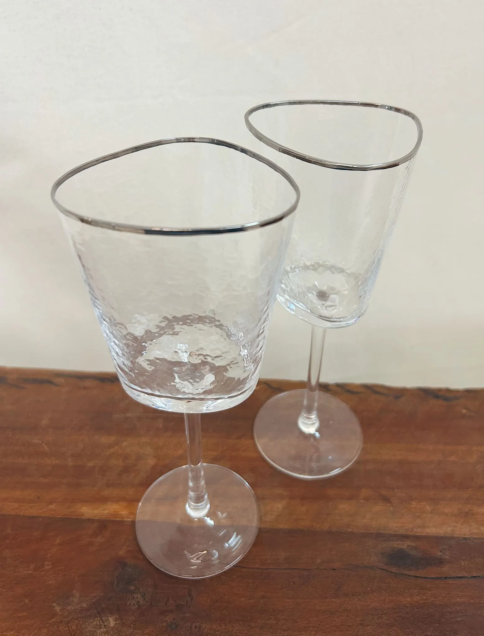 Aperitivo Platinum Triangular Wine Glass