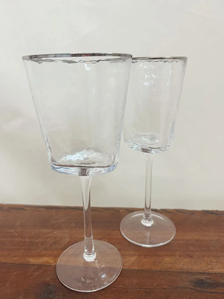 Aperitivo Platinum Triangular Wine Glass