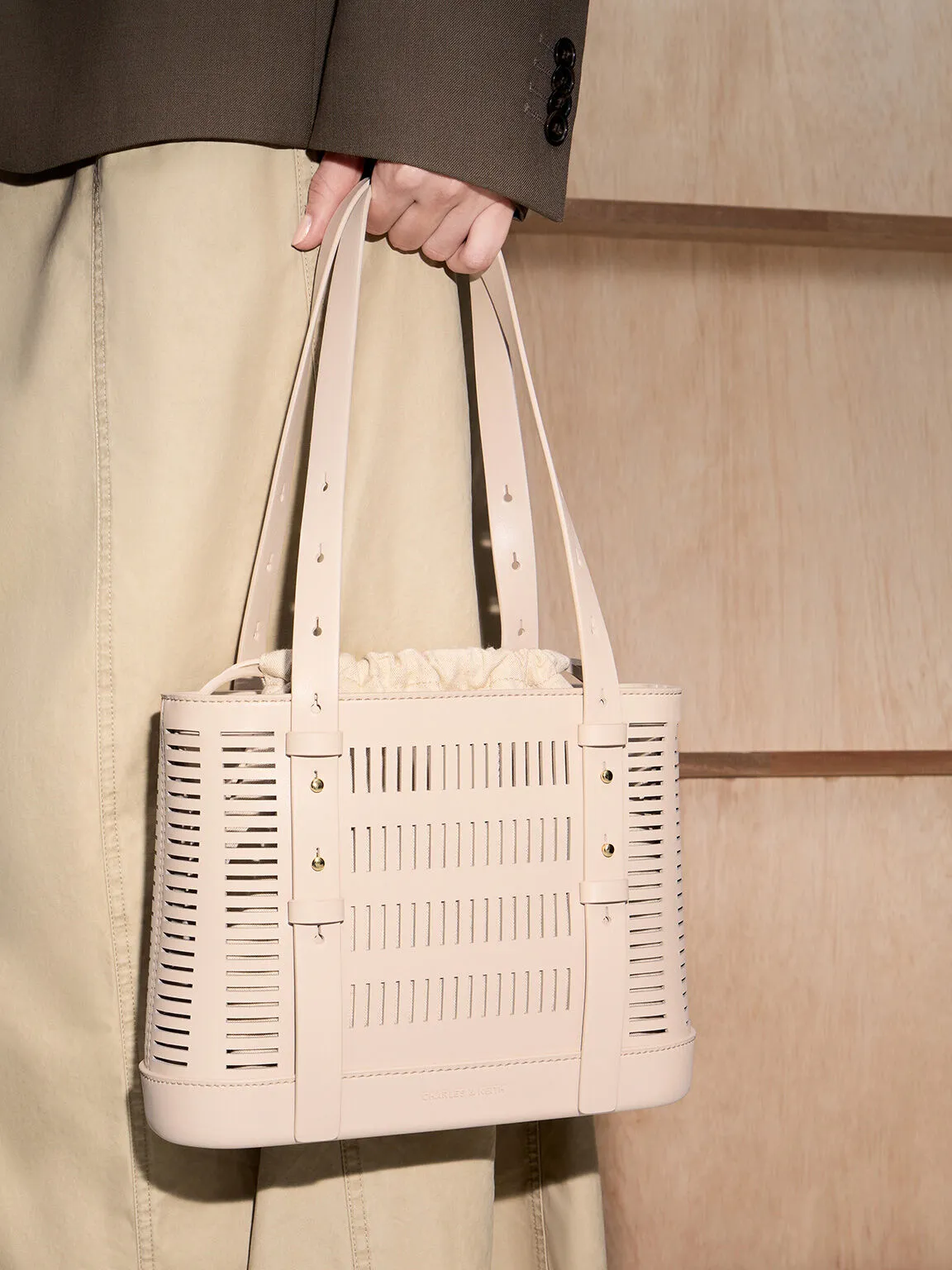 Delphi Cut-Out Bucket Bag - Oat