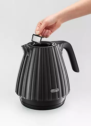 De’Longhi Ballerina Kettle - Black | Kaleidoscope