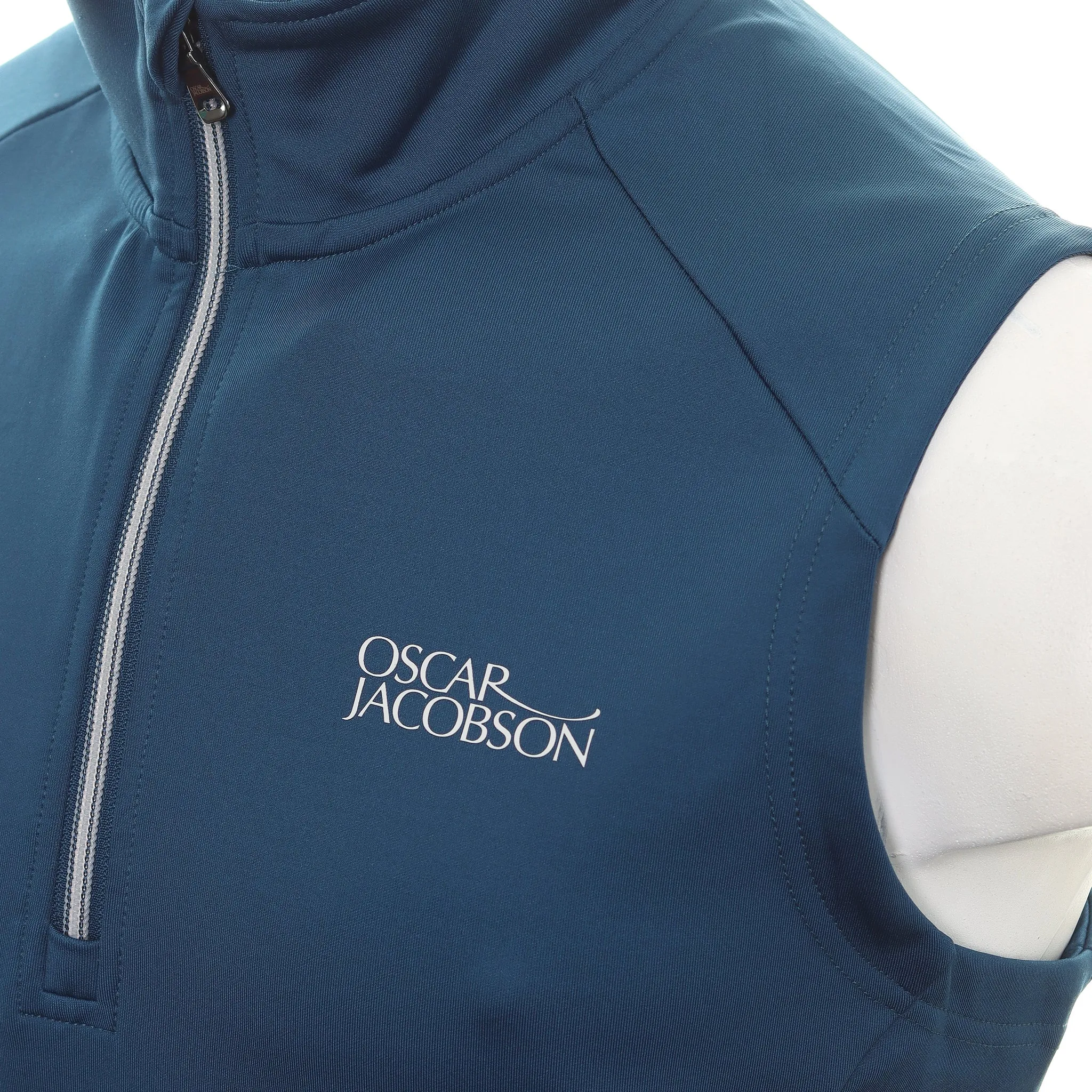 Oscar Jacobson Trent Tour Sleeveless Pullover