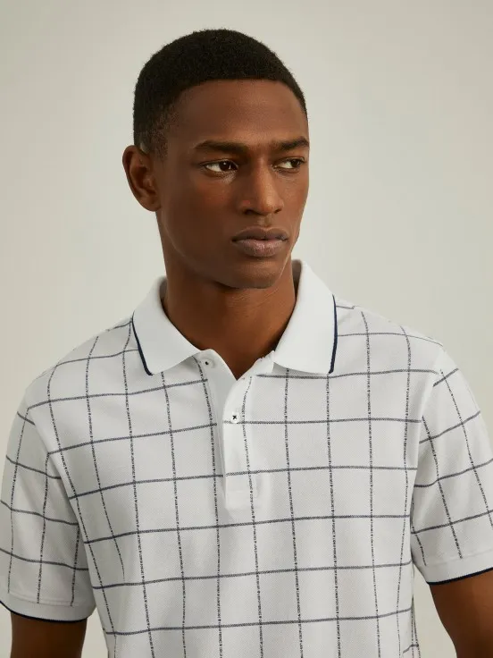 Slim fit polo with frame pattern